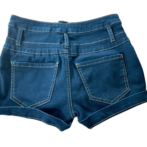 A new day, refuge,‎ and top shop bundle! - Picture 3 of 11